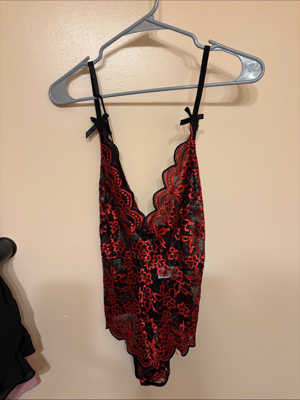 SHEIN Red & Black Floral Lace V-Neck Chemise